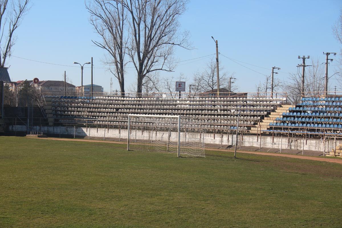 Cum arată acum stadionul pe care Borcea i-a stins țigara pe frunte lui MM Stoica » De la Dinamo, Hamburg și Olanda la Real Cosâmbești și Bărăganul Ciulnița