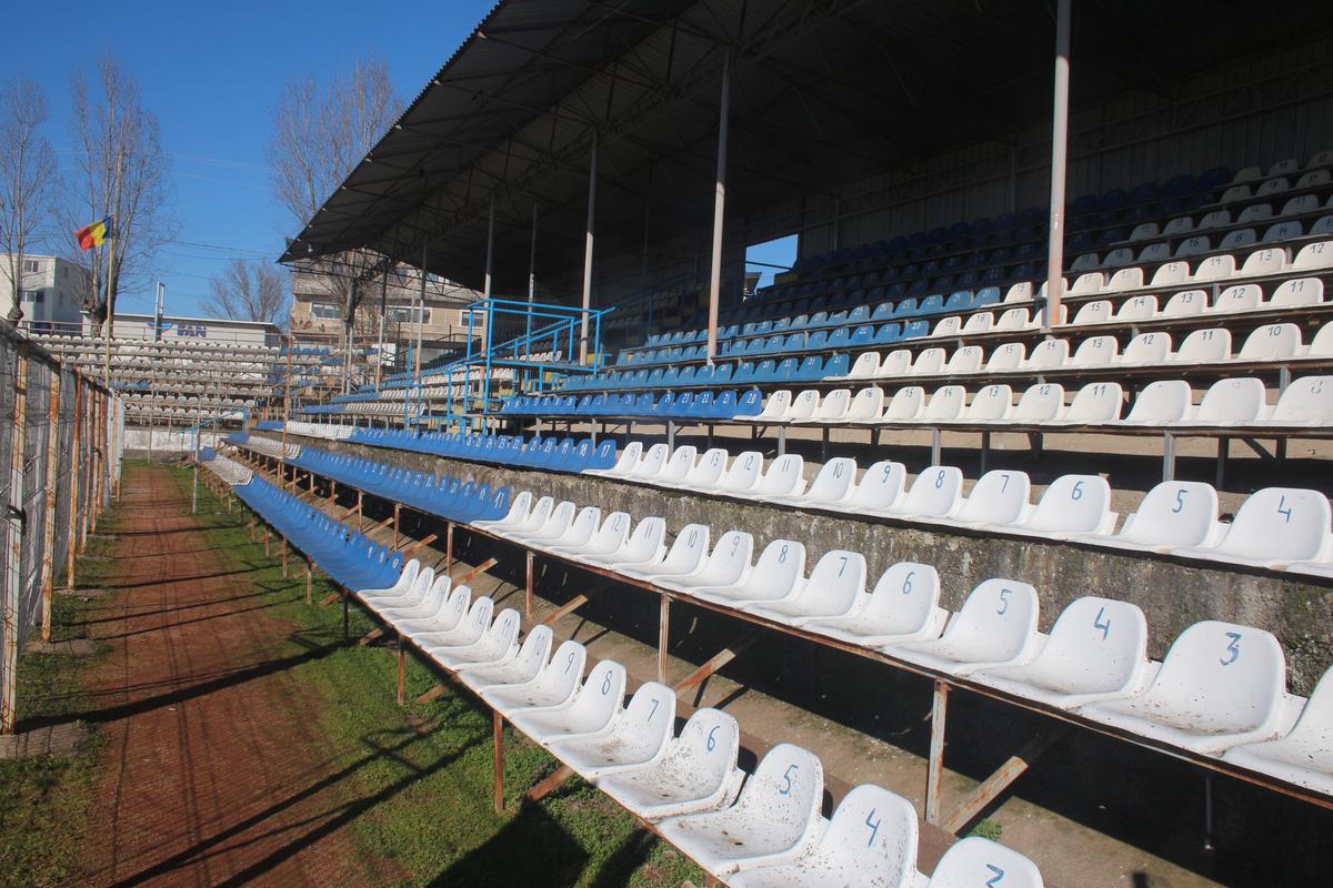 Cum arată acum stadionul pe care Borcea i-a stins țigara pe frunte lui MM Stoica » De la Dinamo, Hamburg și Olanda la Real Cosâmbești și Bărăganul Ciulnița