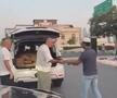 Cosmin Olăroiu a împărțit mâncare pe străzile din Dubai