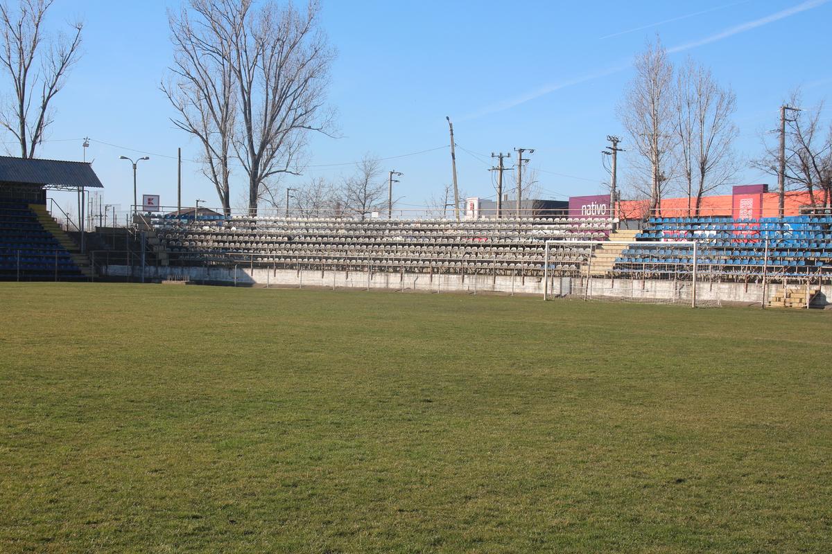 Cum arată acum stadionul pe care Borcea i-a stins țigara pe frunte lui MM Stoica » De la Dinamo, Hamburg și Olanda la Real Cosâmbești și Bărăganul Ciulnița