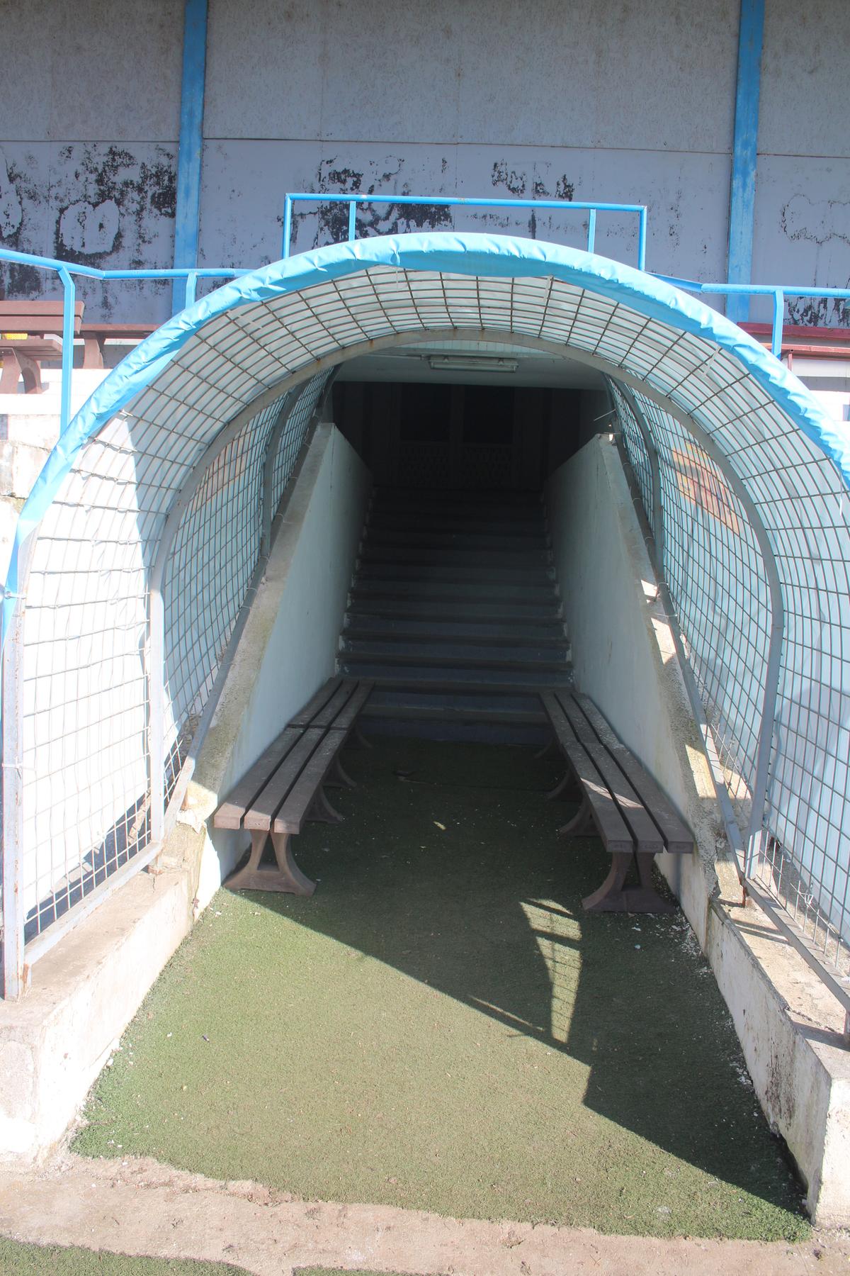 Cum arată acum stadionul pe care Borcea i-a stins țigara pe frunte lui MM Stoica » De la Dinamo, Hamburg și Olanda la Real Cosâmbești și Bărăganul Ciulnița