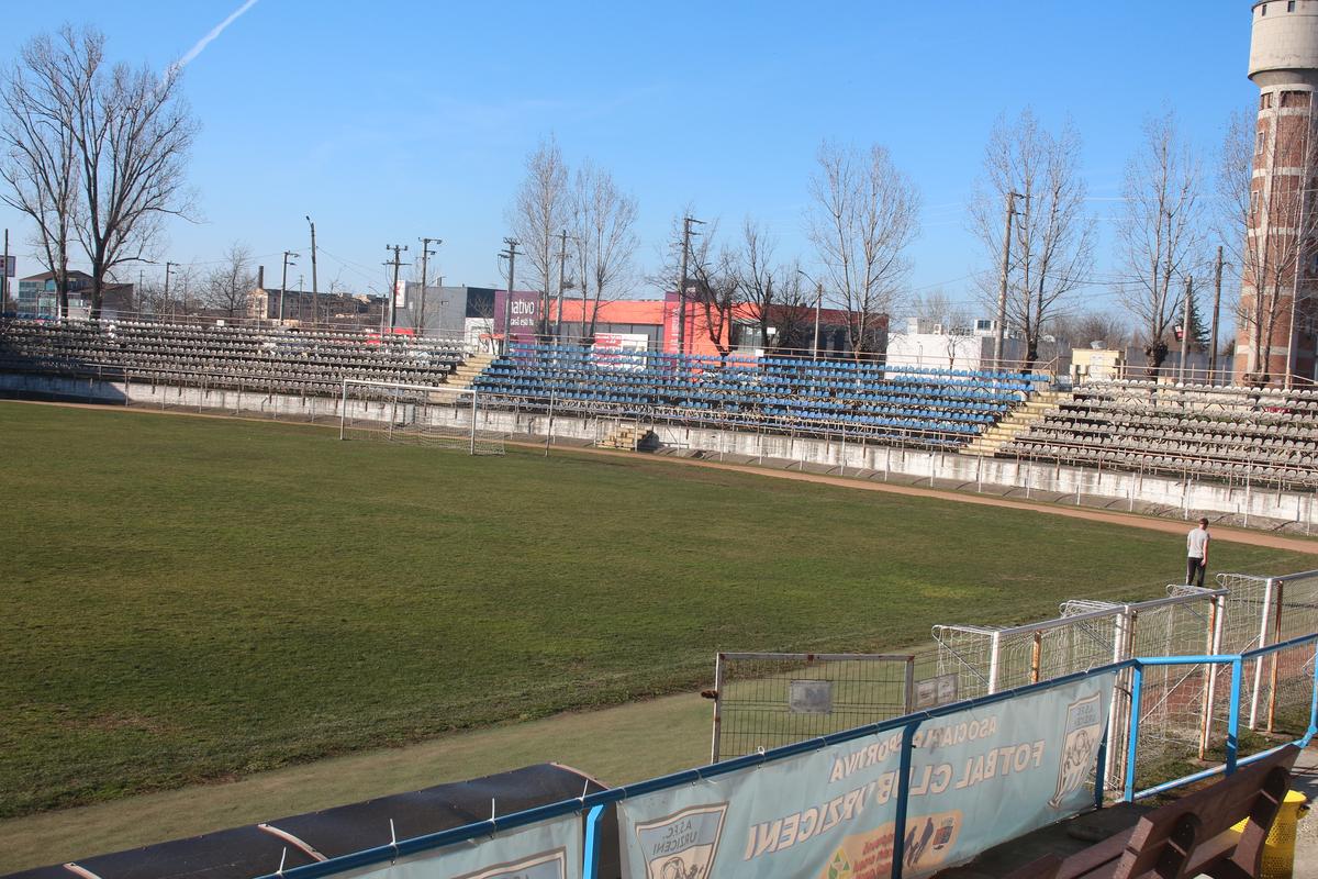 Cum arată acum stadionul pe care Borcea i-a stins țigara pe frunte lui MM Stoica » De la Dinamo, Hamburg și Olanda la Real Cosâmbești și Bărăganul Ciulnița