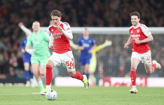 Noul puști-minune de la Arsenal, comparat cu Leo Messi: „Nu am văzut pe nimeni să facă așa ceva!”