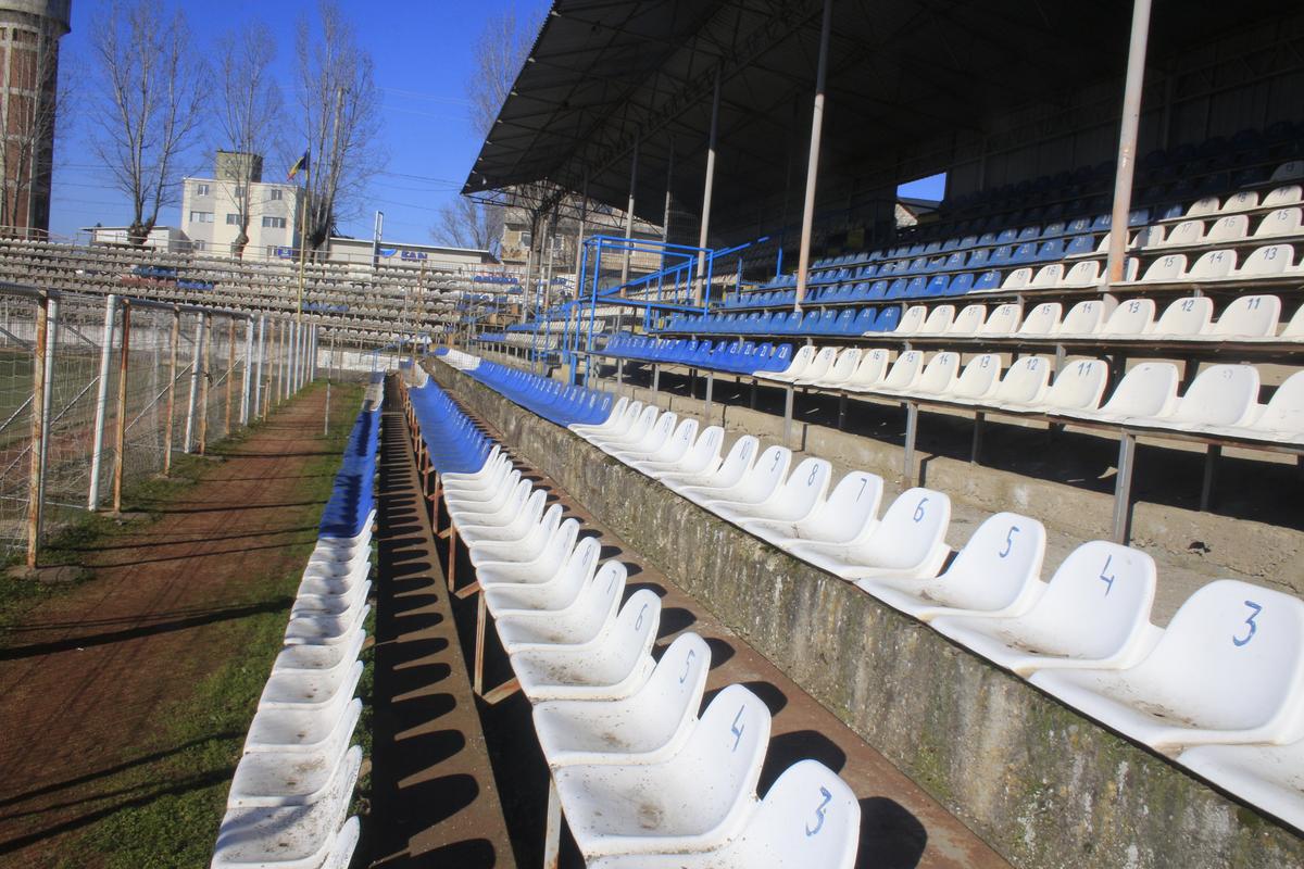 Cum arată acum stadionul pe care Borcea i-a stins țigara pe frunte lui MM Stoica » De la Dinamo, Hamburg și Olanda la Real Cosâmbești și Bărăganul Ciulnița