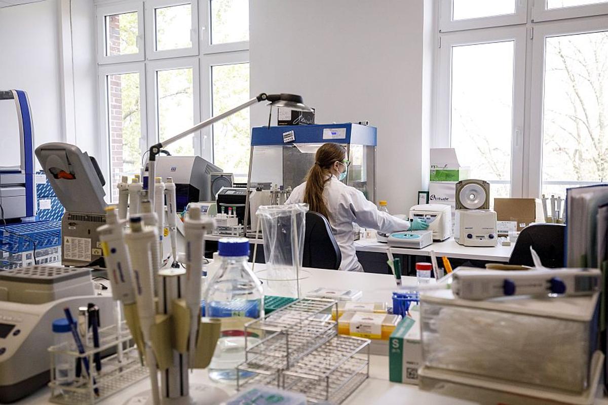 COVID-19. Fostul jucător de la Rapid și FCSB oferă detalii din SUA, cea mai afectată țară de coronavirus: „E obligatoriu, altfel suntem amendați”