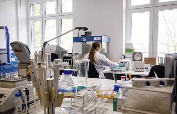 COVID-19. Fostul jucător de la Rapid și FCSB oferă detalii din SUA, cea mai afectată țară de coronavirus: „E obligatoriu, altfel suntem amendați”
