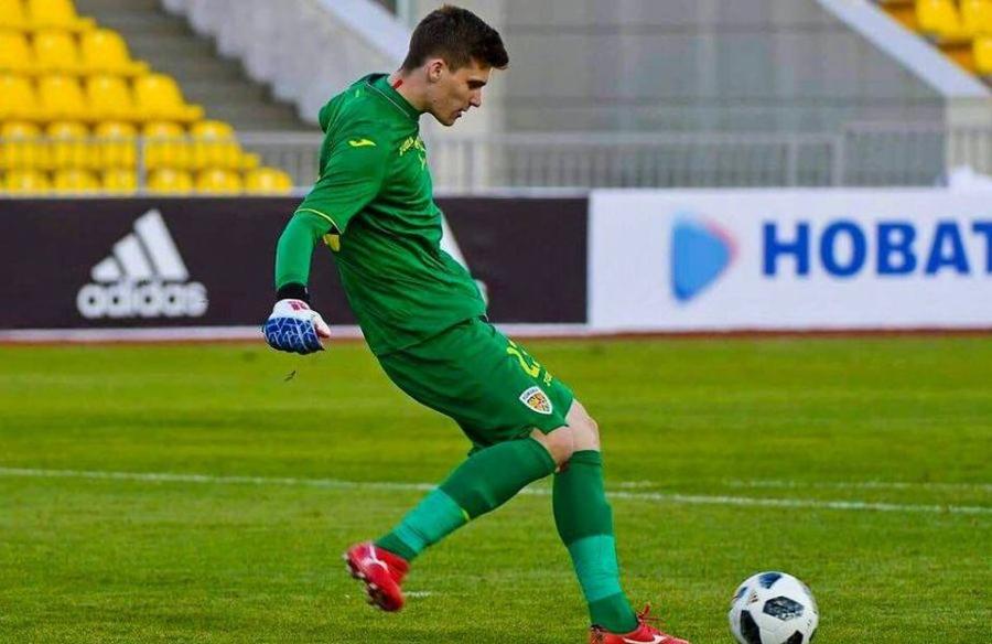 Ștefan Târnovanu e gata să fie titular la FCSB Ștefan Târnovanu, noul jucător de la FCSB, bulversat de decizia lui Gigi Becali: „Credeam că mă cheamă să-mi mărească salariul!”