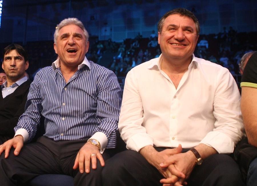 Frații Ioan și Victor Becali EXCLUSIV Trei răzbunări cu condamnare: documente confidențiale despre culisele transferului care a fisurat fotbalul românesc » „Becali a fost convins că avea microfoane pe el”