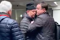 Imaginile șocante cu antrenorul de pe lista Rapidului: abia se ținea pe picioare!
