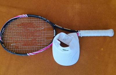 Gest superb al Liceului cu Program Sportiv „Nicolae Rotaru”: donează mai multe obiecte de preț primite de la Simona Halep, Mihai Popescu și Adrian Apostol, în sprijinul copiilor cu autism