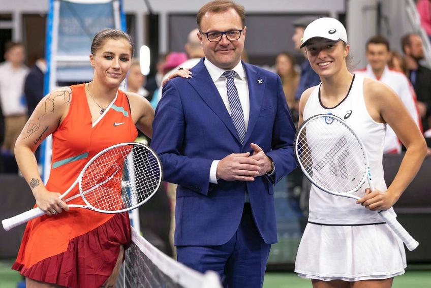Andreea Prisăcariu - Iga Swiatek / Sursă foto: Cristina Hutu (Federația Română de Tenis) / Creative Fortitude