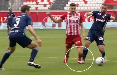 Două greșeli de arbitraj în finalul meciului de la Sf. Gheorghe » Feșnic a judecat greșit două faze din careul arădenilor