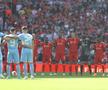 Mai mulți fani ai lui Manchester City au cântat și au întors spatele momentului de reculegere ținut astăzi, la semifinala de Cupă cu Liverpool, în memoria victimelor de pe Hillsborough.