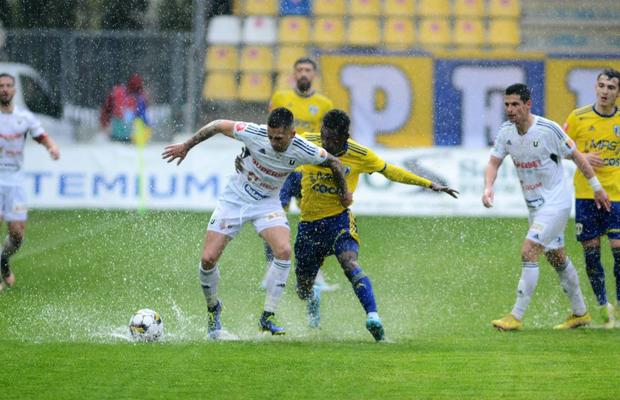 Chipciu și Nistor au răpus Petrolul! U Cluj, victorie istorică pe „Ilie Oană” » Clasamentul ACUM