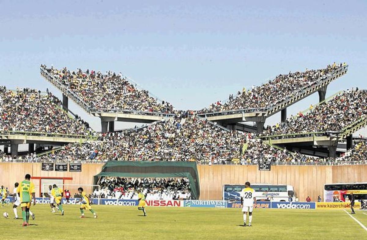Arena sportivă intrată în istorie! Imagini uimitoare de la malul mării