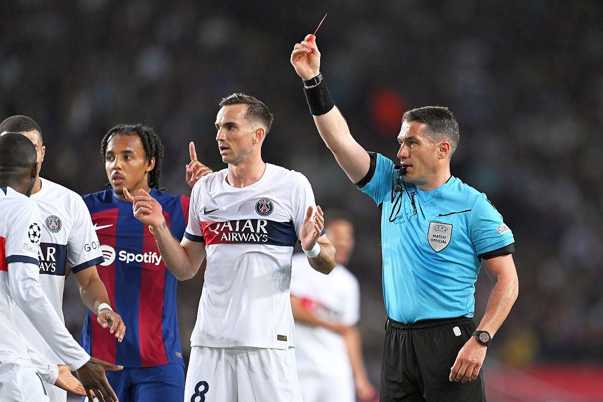 Faza la care Istvan Kovacs a scos cartonașul roșu în Barcelona - PSG