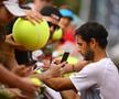 Nuno Borges semnând autografe