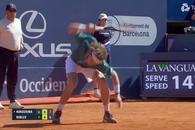Criză de nervi în duelul ruso-american! A distrus racheta, după ce-a fost eliminat în turul al doilea al turneului ATP de la Barcelona