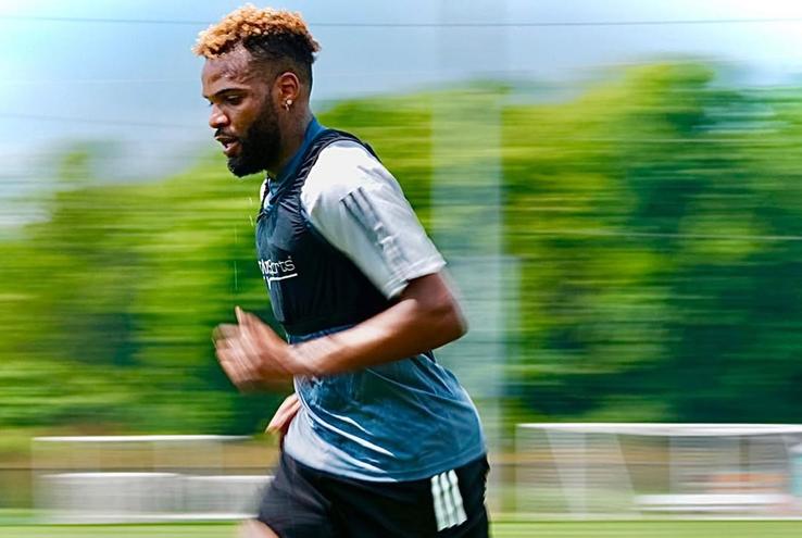 O tragedie cumplită a cuprins astăzi fotbalul românesc și nu numai. Aaron Boupendza, fostul fotbalist al Rapidului în perioada septembrie 2024 - ianuarie 2025, a încetat din viață astăzi, la vârsta de 28 de ani.