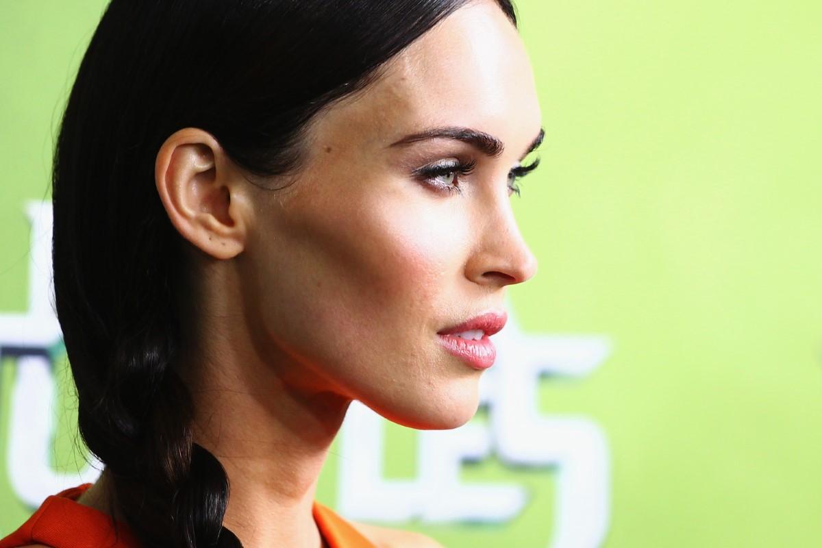 Megan Fox a uimit cu apariția ei » Cea mai sexy suporteră a lui Man United a pozat într-un costum de baie minuscul: „Doamne, arăți perfect!”