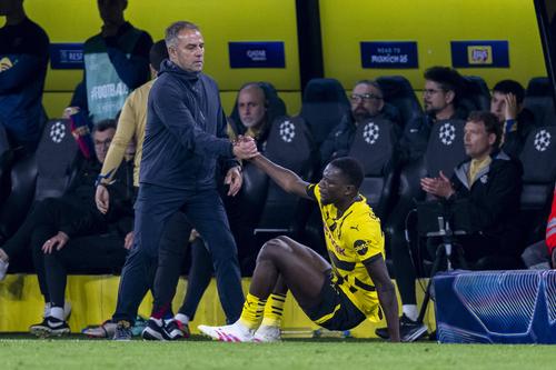 Borussia și Barcelona au dat dovadă de fairplay după confruntarea din sferturile Ligii Campionilor // FOTO: Getty Images