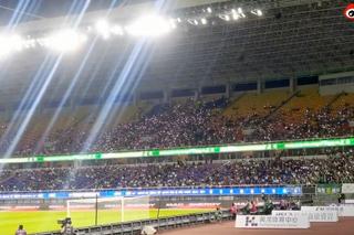 Omagiu emoționant pentru Boupendza! Ce s-a întâmplat pe stadion în minutul 9, cifră pe care atacantul o purta pe tricou