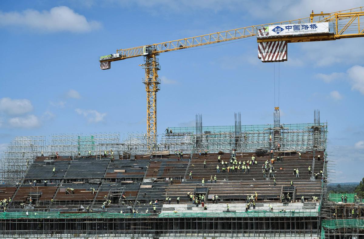 Localnicii s-au crucit când l-au văzut! Ce stadion construiesc chinezii în Africa: cu 100 de milioane de euro mai scump decât Arena Națională