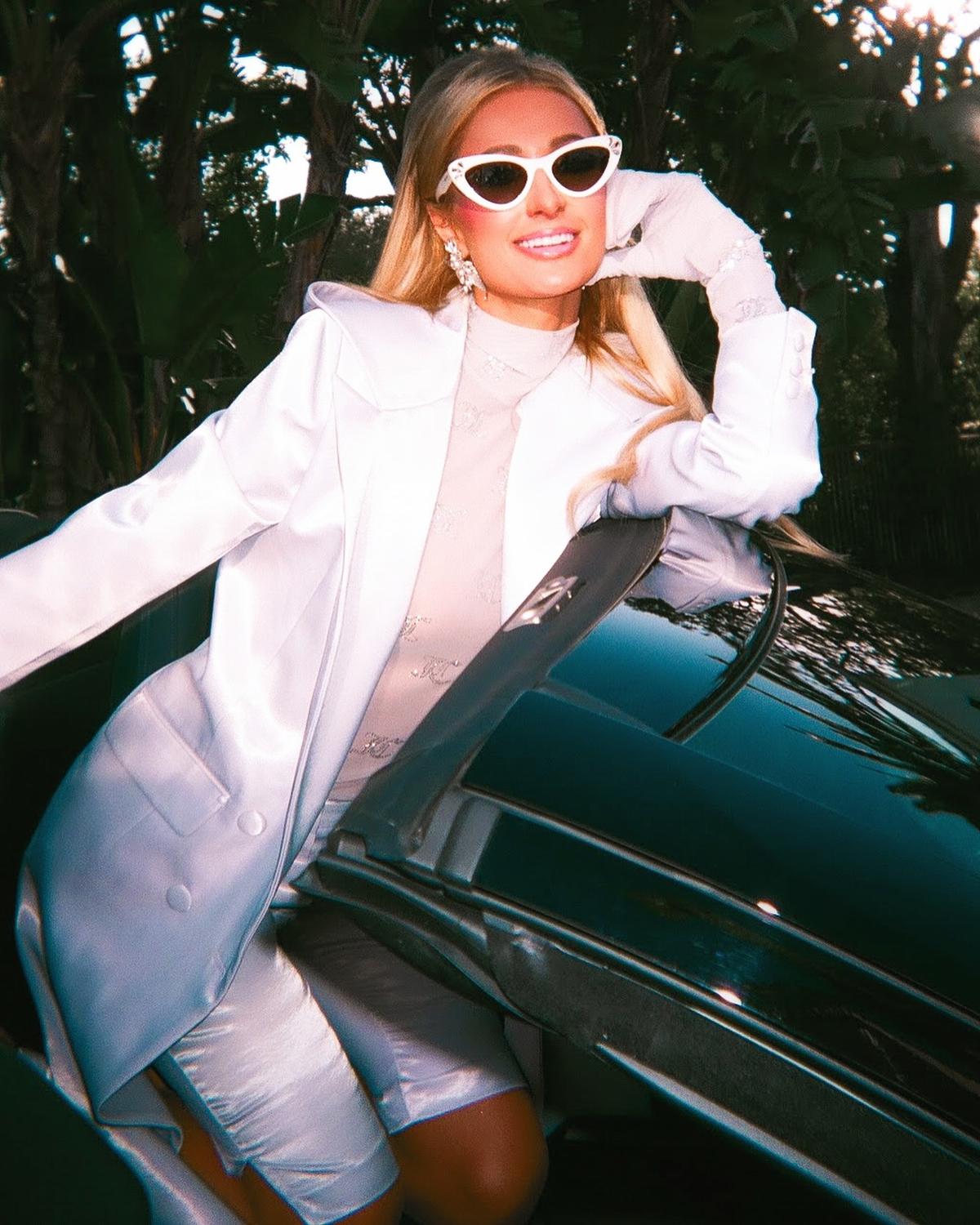 Paris Hilton va concerta în luna iunie pe stadionul „Ion Oblemenco” din Craiova! La ce festival va participa și cât costă biletele