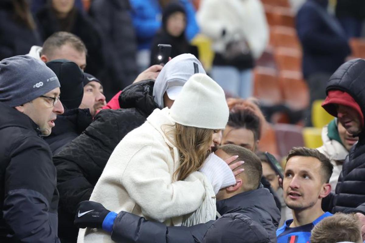 Bîrligea și iubita Antonia au mers la Real Madrid - Arsenal » Nu și-au ascuns simpatiile: ce tricouri au purtat