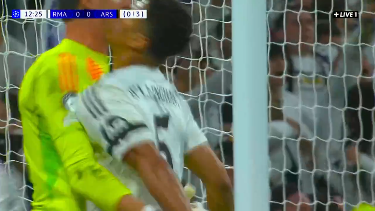 Moment important în Real Madrid - Arsenal » Și-a bătut joc de un penalty cu o „scăriță” stranie