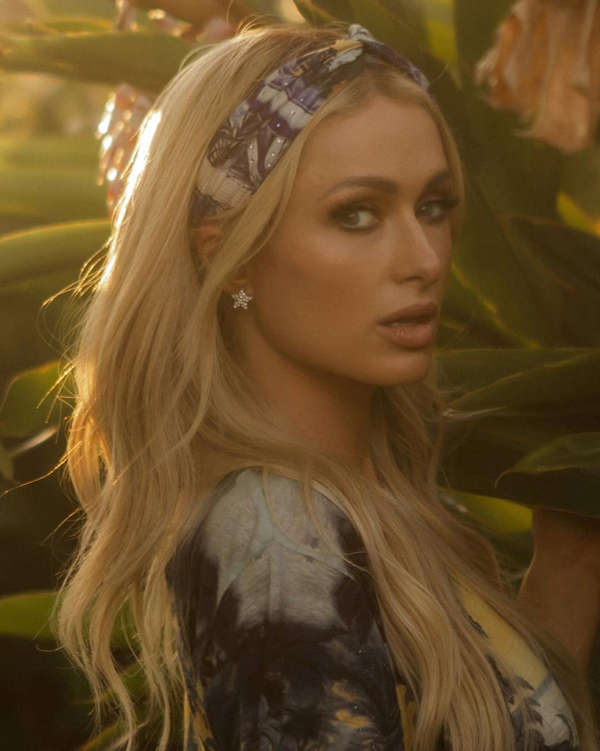 Paris Hilton va concerta în luna iunie pe stadionul „Ion Oblemenco” din Craiova! La ce festival va participa și cât costă biletele