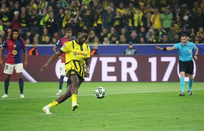 Serhou Guirassy impresionează în primul sezon la Borussia Dortmund » Ce recorduri a stabilit atacantul lui Niko Kovac după „hattrick”-ul cu Barcelona