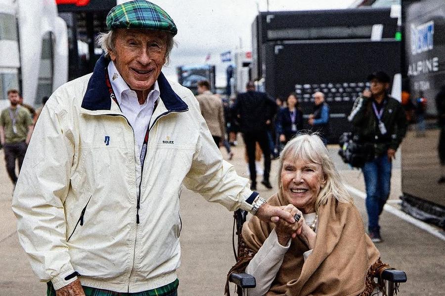Jackie Stewart și soția sa, Helen, la Race Against Dementia din 2016 Foto: Instagram Jackie Stewart, triplul campion mondial de F1, și drama familială zguduitoare: „Poate lovi pe cineva destul de des”