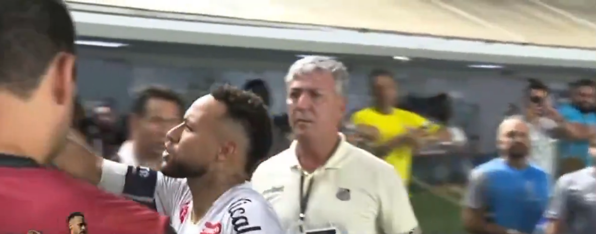 Neymar și-a ieșit din minți și a jignit un fan: „Ești un gras nenorocit!”