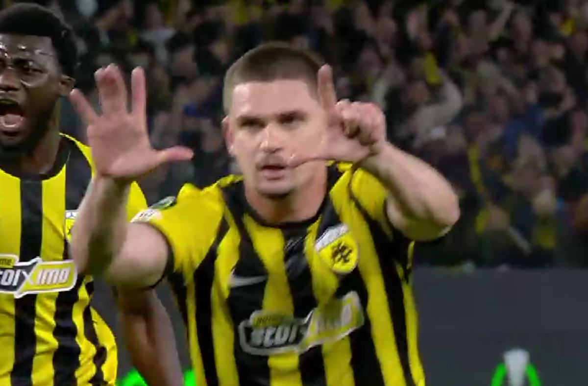 Răzvan Marin a marcat în AEK Atena - Rayo Vallecano