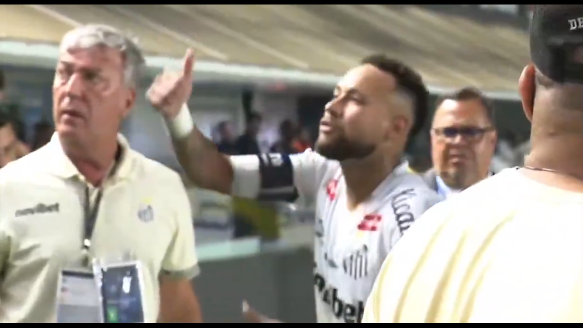 Neymar și-a ieșit din minți și a jignit un fan: „Ești un gras nenorocit!”