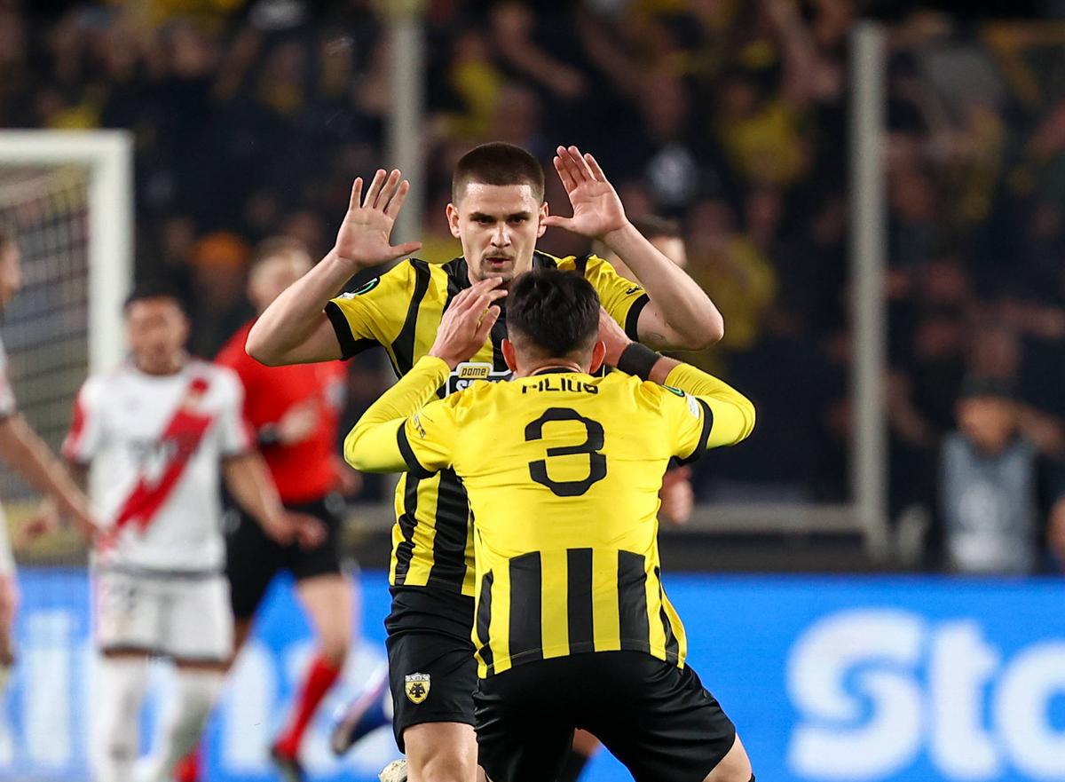 Răzvan Marin a marcat în AEK Atena - Rayo Vallecano