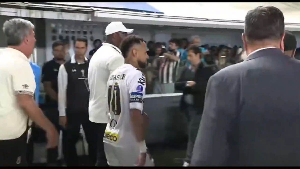 Scandal monstru după meci! Neymar și-a ieșit din minți și a jignit un fan: „Ești un gras nenorocit!”