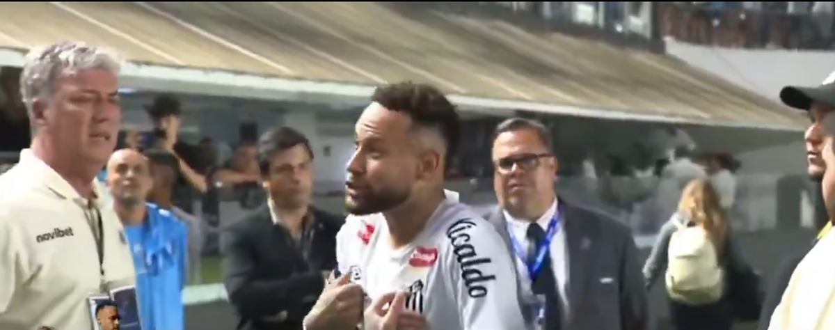 Neymar și-a ieșit din minți și a jignit un fan: „Ești un gras nenorocit!”