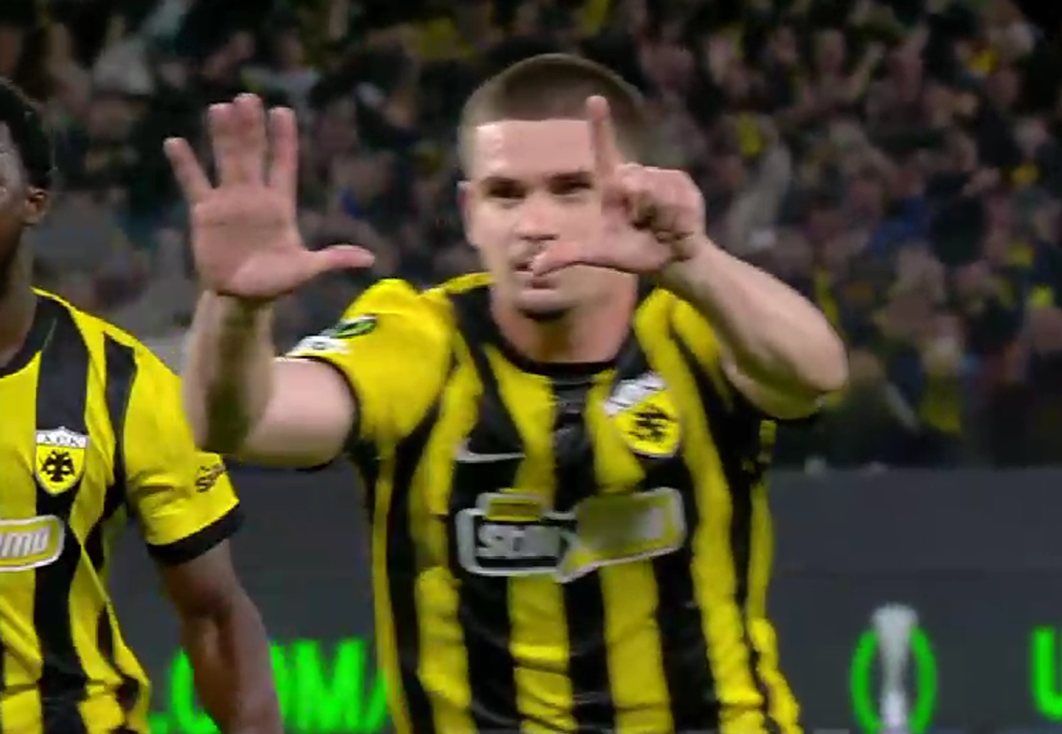 Răzvan Marin a marcat în AEK Atena - Rayo Vallecano
