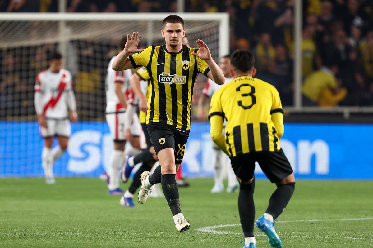 Răzvan Marin a marcat în AEK Atena - Rayo Vallecano