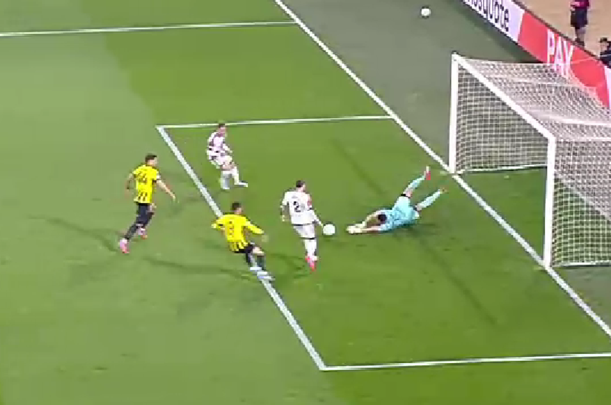 Andrei Rațiu, ocazie monumentală în AEK Atena - Rayo Vallecano
