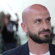 Ionuț Voicu, team manager la Rapid, prezent la expoziție // FOTO Andrei Furnigă