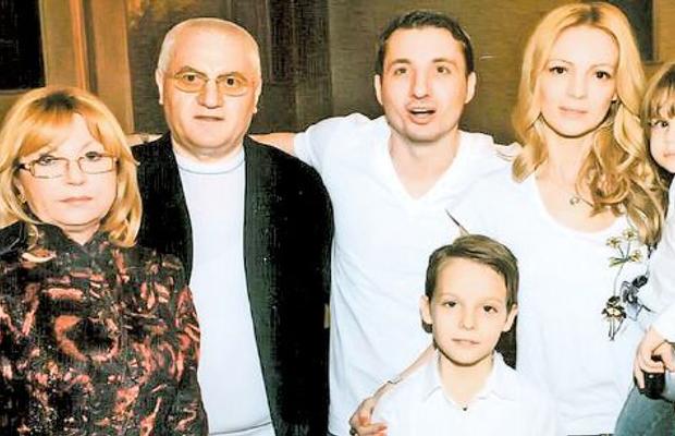 EXCLUSIV „«Ce p...a mă-sii, tu eşti miliţian, ce să ne facă ăştia?»” » Dumitru Dragomir, interviu fabulos: ce banc i-a spus dictatorului Ceaușescu și cum s-a ridicat din sărăcia cruntă în care a crescut
