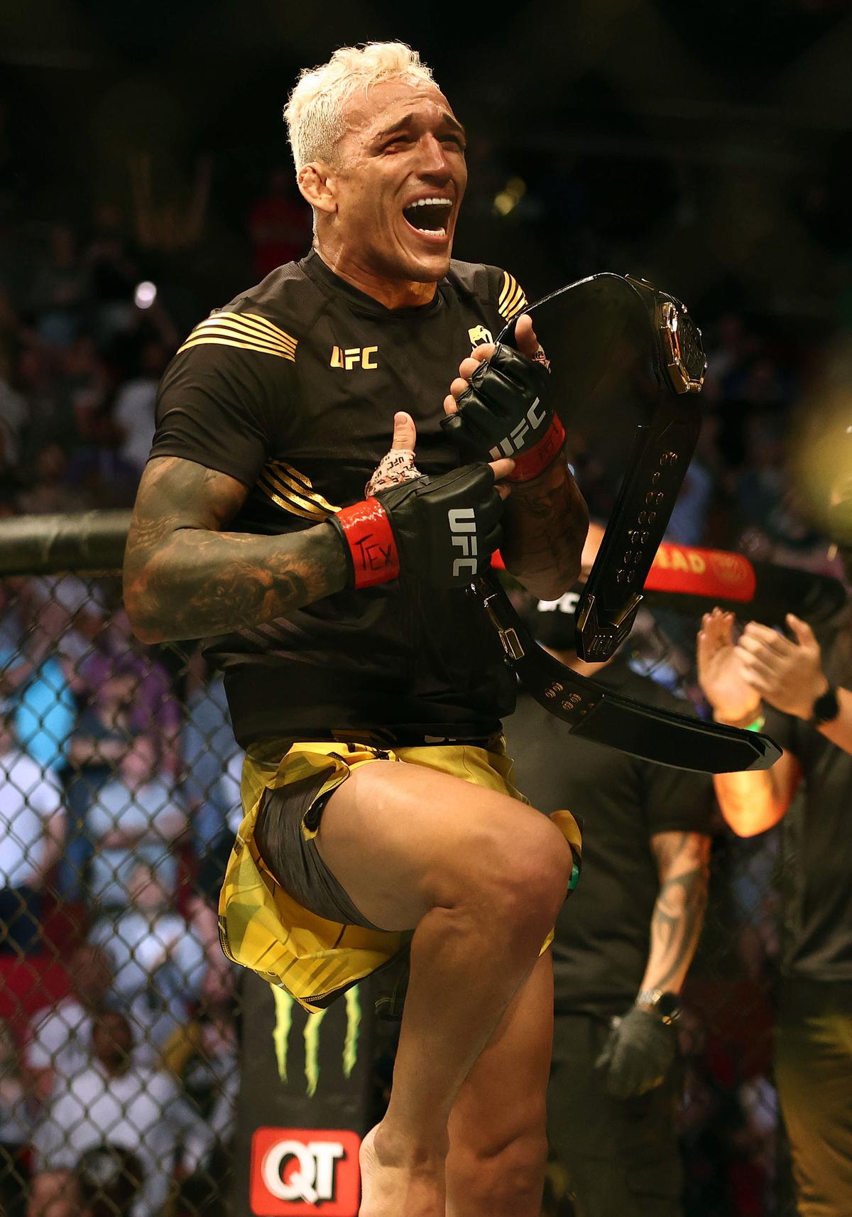 Charles Oliveira - Michael Chandler - UFC 262 - 16.05.2021