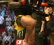 Charles Oliveira, noul campion din UFC! KO violent în meciul cu Chandler pentru centura eliberată de Nurmagomedov