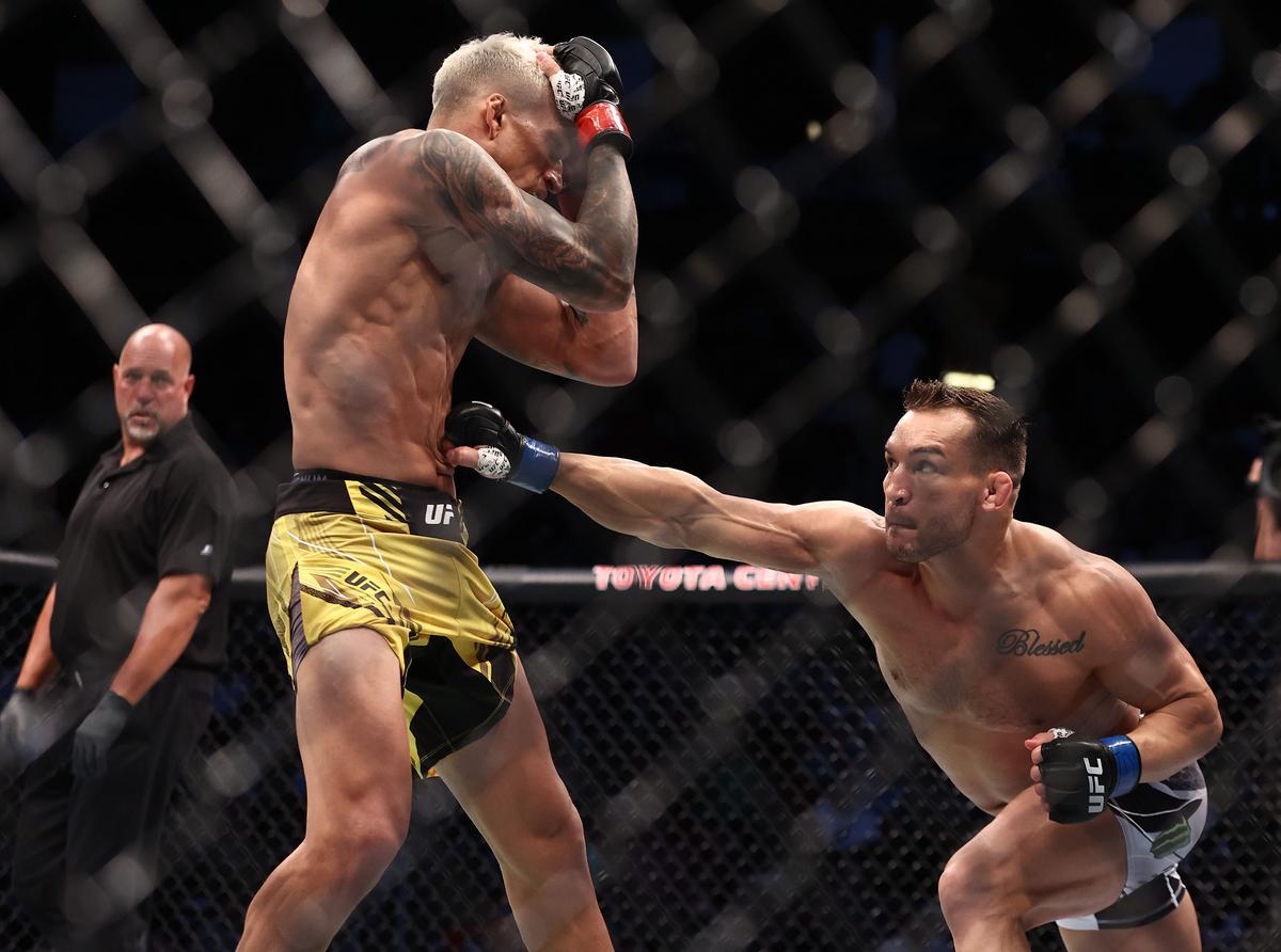 Povestea lui Charles Oliveira, noul campion al diviziei ușoare din UFC » Internat 2 ani + 7 ani de infiltrații: „Medicii i-au spus mamei că nu voi mai putea merge niciodată”