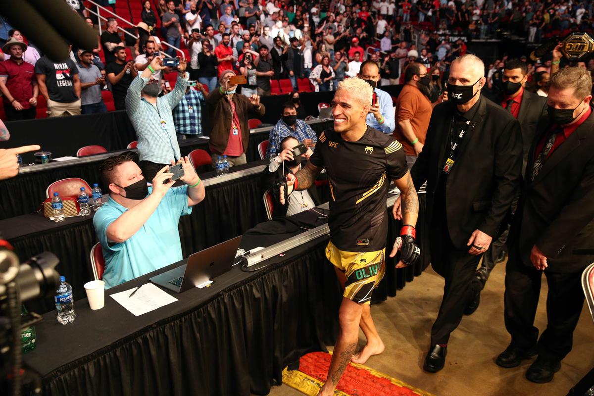 Charles Oliveira - Michael Chandler - UFC 262 - 16.05.2021