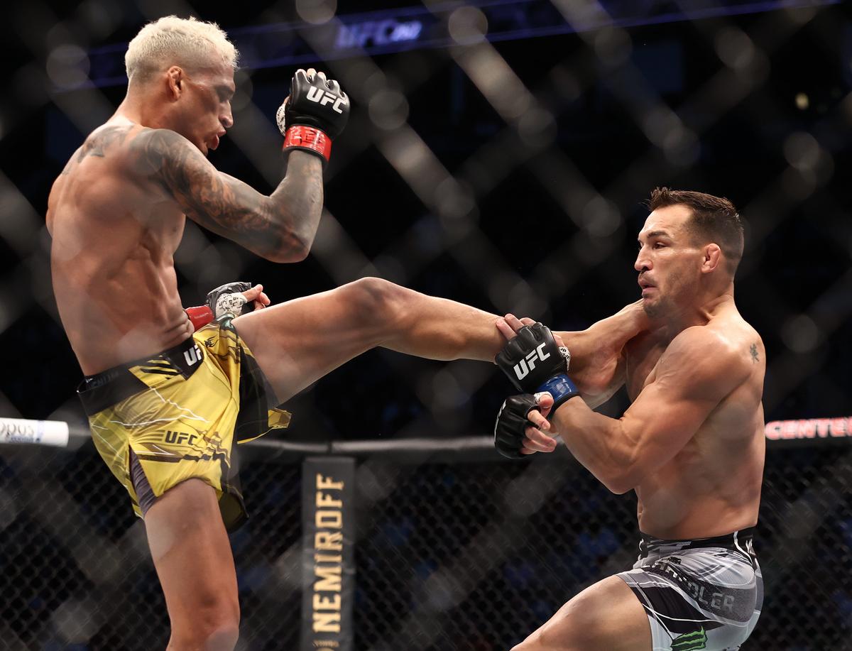 Povestea lui Charles Oliveira, noul campion al diviziei ușoare din UFC » Internat 2 ani + 7 ani de infiltrații: „Medicii i-au spus mamei că nu voi mai putea merge niciodată”