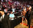 Charles Oliveira, noul campion din UFC! KO violent în meciul cu Chandler pentru centura eliberată de Nurmagomedov